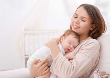 Yeni anneler için hayat kurtaracak tavsiyeler bu kitaplarda!