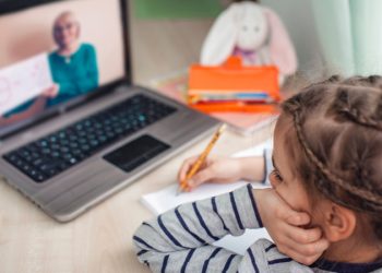 Online eğitim için ebeveynlere 15 öneri