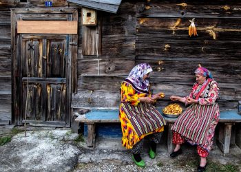 Komşuluğun en büyük düşmanı çıkarcılık…