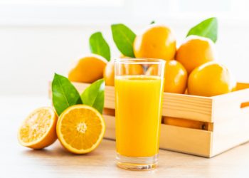 Mevsim değişikliklerinde hastalıklardan korunmak için portakal suyu tüketin