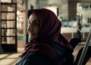 Türk yönetmen başrolünde annesini oynattığı kısa filmle Paris’ten ödülle döndü