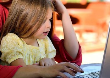 Aile Bakanlığından çocuklar için ‘dijital oyun ve kitap seçme’ rehberi