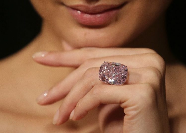 Müzayedede Satılan En Büyük Pırlanta: Gülün Ruhu