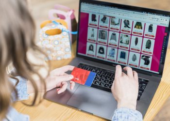 E-ticaret sektörü yüzde 100 büyüdü