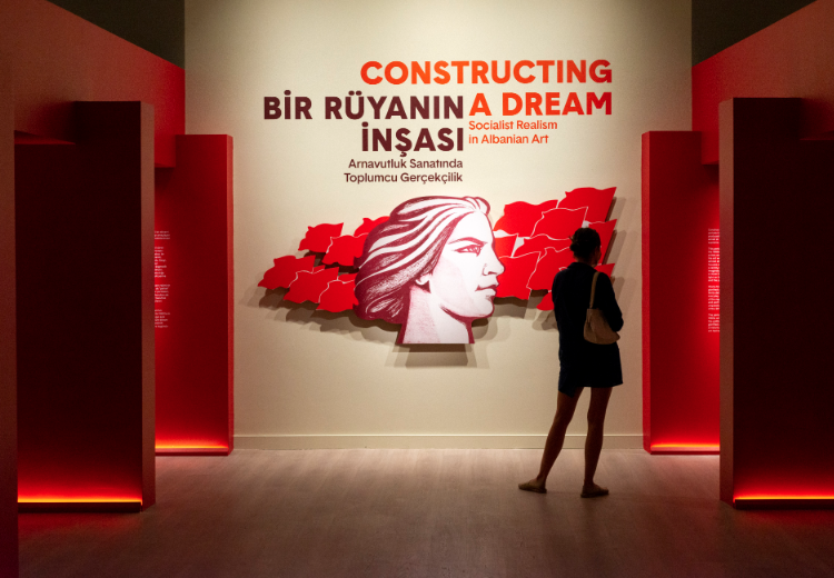 “Bir Rüyanın İnşası: Arnavutluk Sanatında Toplumcu Gerçekçilik”