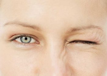 Göz seğirmesinin sebebi yorgunluk  olabiliyor!