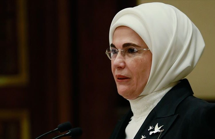 Emine Erdoğan: Ne olur insanlık onurunu reytinge kurban etmeyelim