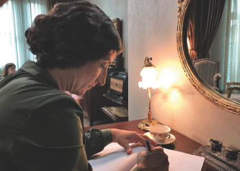Havva’nın kızları, meclise girip yılın manto modasını tartışacak