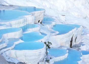 Yeryüzündeki en sıra dışı 20 yer… Türkiye’den de bir yer var