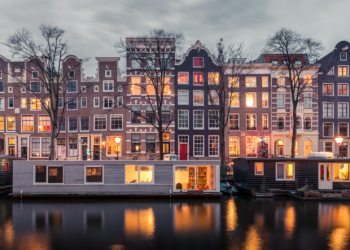 Masal gibi bir şehir: Amsterdam