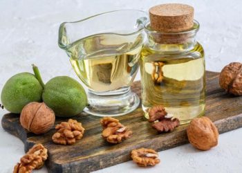 Cevizi 1 gece suda bekletip için faydalarını gözlerinizle görün