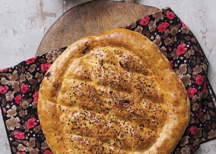 3 aşamalı Kolay ve Lezzetli Ramazan Pidesi Tarifi