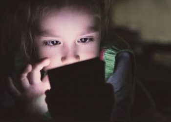 Çocuklarımızı Telefon ve Bilgisayardan korumanın altın kuralları