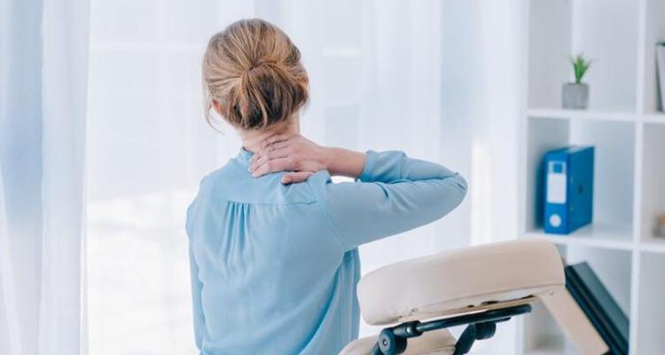 COVİD SÜRECİNDE BOYUN DÜZLEŞMESİNE DİKKAT!