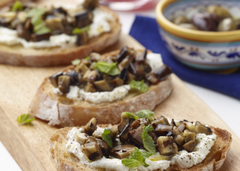 Köz patlıcanlı kanepe tarifi