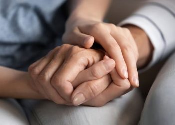 Ergenlik dönemindekilere nasıl davranmalı?