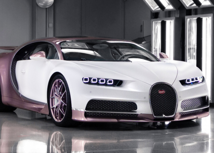 Pembe renkli Bugatti Chiron Sport göz kamaştırıyor
