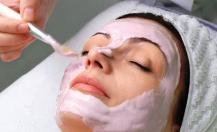 Cildimizi temizleyen maskeler