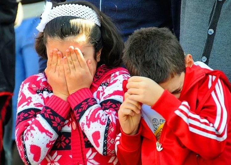 Kurban kesimini çocuklar görmeli mi?