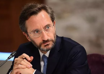 Fahrettin Altun: Devletimiz dimdik ayaktadır