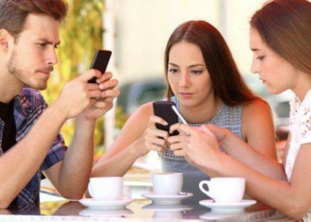 Sosyal medyada geçirilen süre yalnızlık hissini körüklüyor