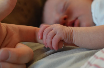 Yeni doğan bir bebek için normal olan şeyler