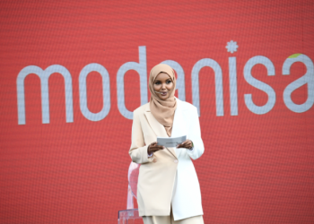 Muhafazakar giyim markası global mottosunu Halima Aden ile duyurdu