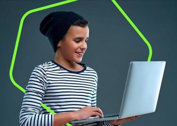 Çocukların %69’u teknolojik cihazları başında günde en az üç saat harcıyor