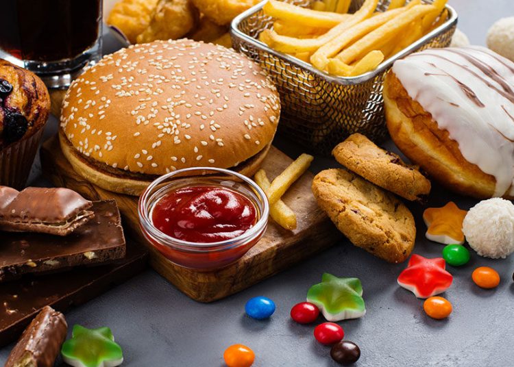 Bu besinler cildinizin erken yaşlanmasına sebep oluyor…