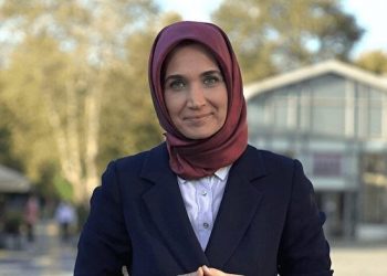 Türkiye’nin ilk başörtülü valisi Kübra Güran Yiğitbaşı oldu, tarihe geçti