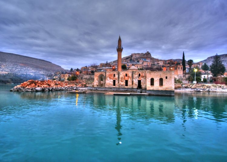 Su altındaki şehir Halfeti İtalya’da tanıtılıyor