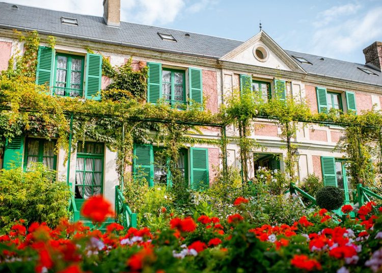 Sanatın Ev Sahipliğinde…