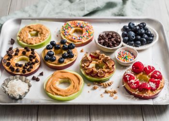 Yaz Aylarında Fit Kalmak İsteyenlere: Birbirinden Lezzetli ve Sağlıklı Tatlı Atıştırmalıklar