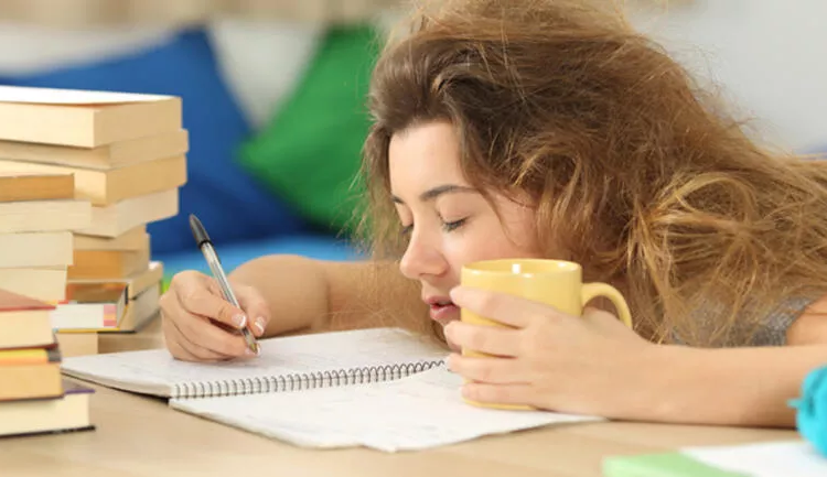 Sürekli uyumak istiyor, garip zamanlarda uyuyakalıyorsanız dikkat! ‘Arkadaşlarımla hiçbir zaman dışarı çıkamadım’