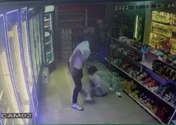 Dehşet kamerada! Tacize uğrayan genç kız, öldüresiye dövüldü