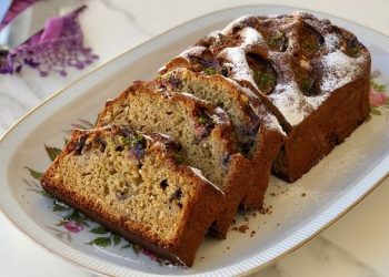 Antep fıstıklı incirli kek