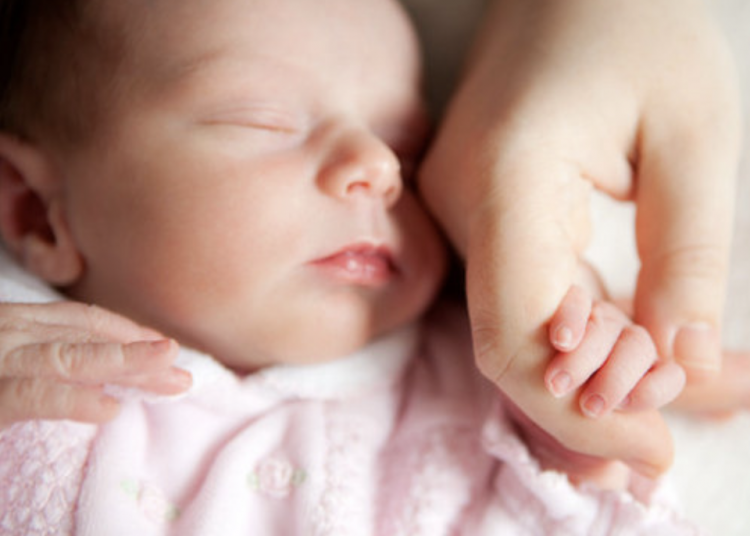 Bebeğinizi mutlu büyütmenin 11 yolu