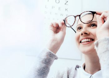 Gözlük camı seçerken nelere dikkat edilmeli?