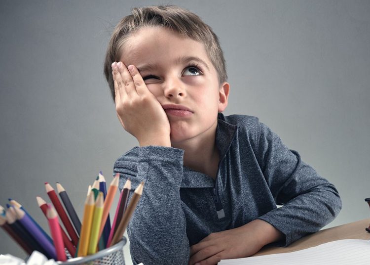 Çocuğunuzun stresli olduğunu gösteren 6 işaret ve çözüm önerileri