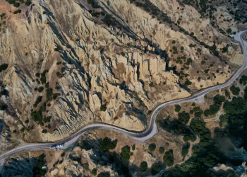 Togg’un rengine ilham kaynağı Kula Peri Bacaları