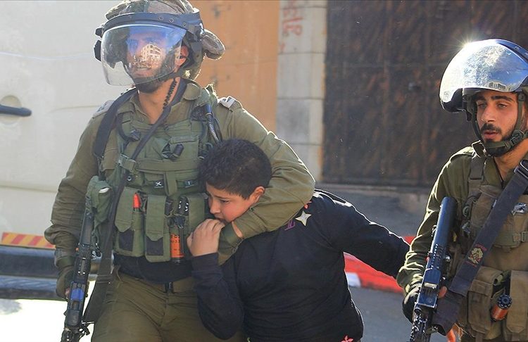 Filistinli çocuklar İsrail’in şiddeti ve hak ihlalleriyle erken yaşta tanışıyor