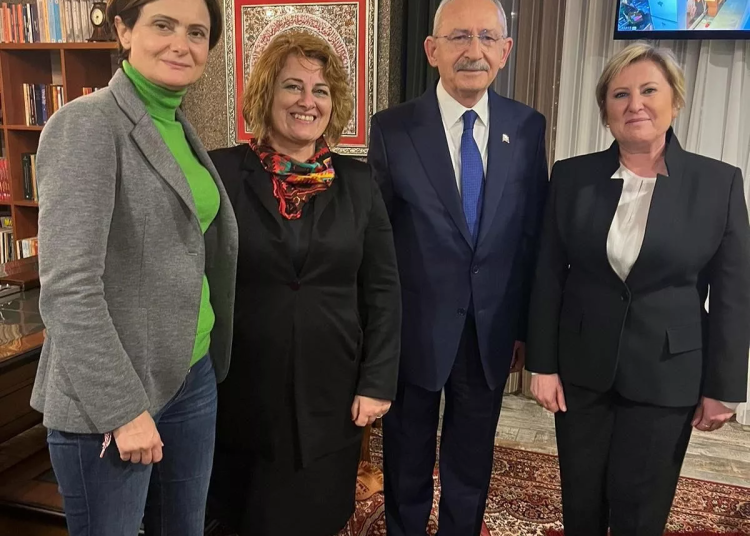 Kılıçdaroğlu’ndan tepki çeken poz!