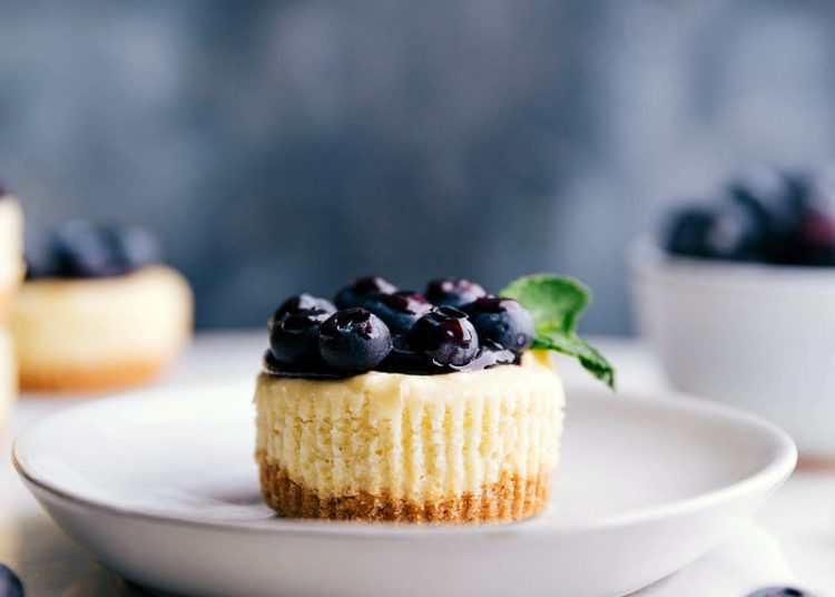 Yabanmersinli minik cheesecake nasıl yapılır?