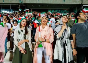İran’da kadınların stadyumlara girişine onay verildi